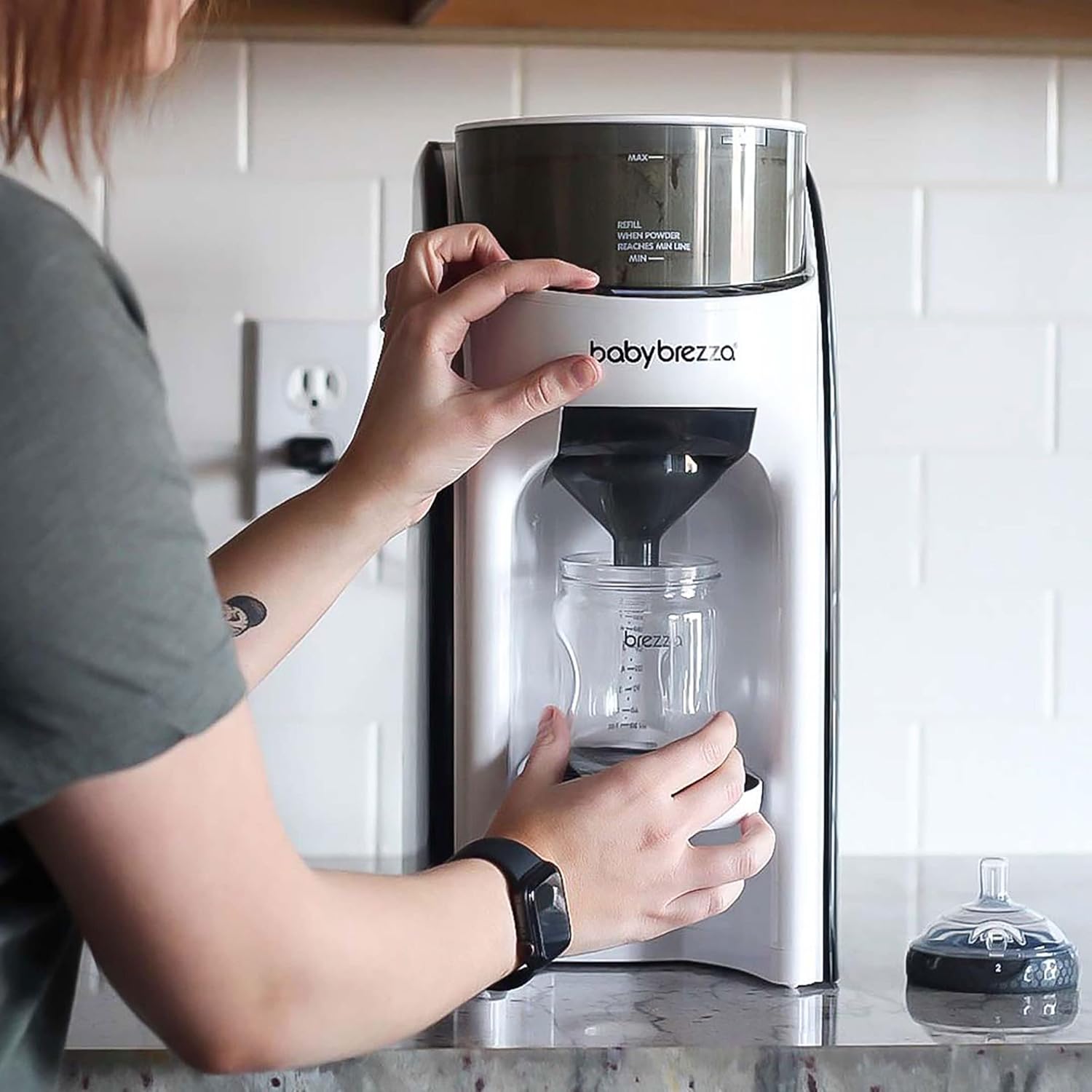 New and Improved Formula Pro Advanced Formula Dispenser Machine - Automatically Mix a Warm Formula Bottle Instantly - Easily Make Bottle with Automatic Powder Blending, White